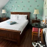Canaima House 3*