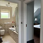 Canaima House فندق مبيت وإفطار Ladysbridge