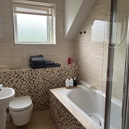 Canaima House 住宿加早餐酒店 Ladysbridge