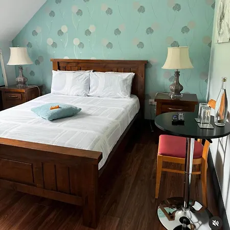 Canaima House 3*