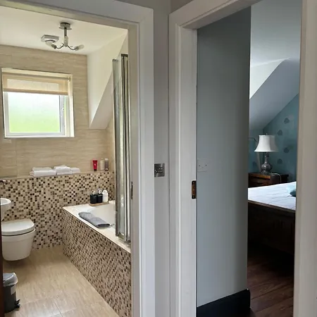 Canaima House 住宿加早餐酒店 Ladysbridge