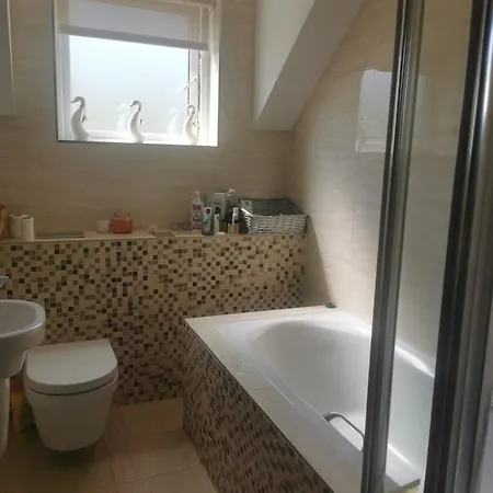 Canaima House 住宿加早餐酒店 3*